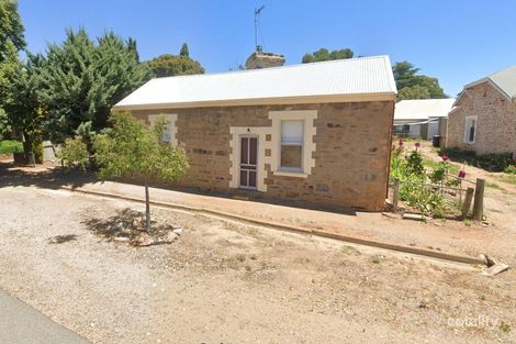 16 Upper Thames St, Burra, SA 5417