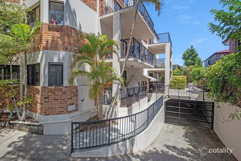 Property photo of 2/4 Waverley Street Southport QLD 4215