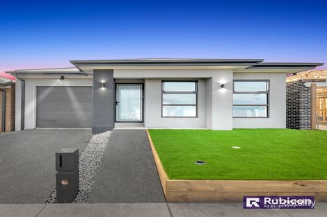 16 Papyrus Way, Rockbank, VIC 3335