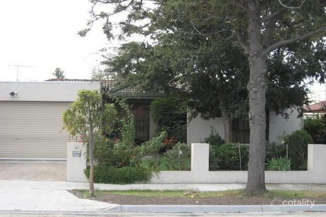 30 Swansea Pde, St Albans, VIC 3021