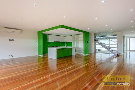 Property photo of 15 Boathouse Drive Caroline Springs VIC 3023