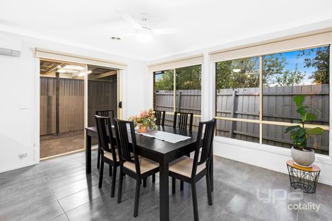Property photo of 29 Santolin Drive Hillside VIC 3037
