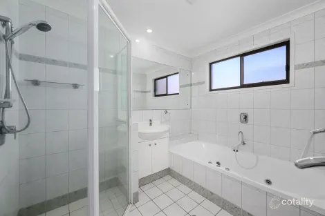 Property photo of 4 Camelot Crescent Hollywell QLD 4216