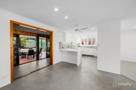 Property photo of 4 Camelot Crescent Hollywell QLD 4216