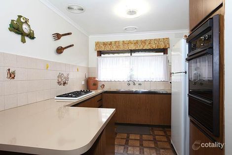 Property photo of 14 Clarke Avenue St Albans VIC 3021