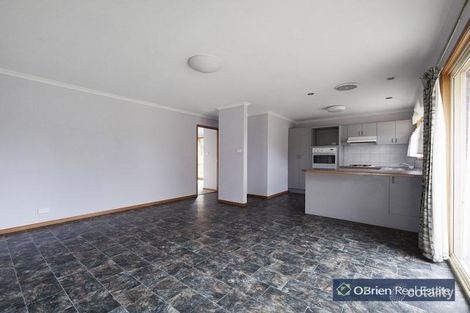 Property photo of 5 Curnow Court Cranbourne West VIC 3977