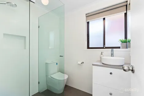 Property photo of 35 Woodvale Grove Rosebud VIC 3939