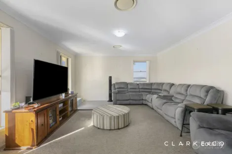 Property photo of 2 Brittany Avenue Rutherford NSW 2320