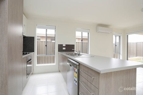 Property photo of 6 Avebury Drive Cobblebank VIC 3338