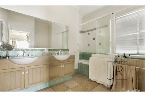 Property photo of 86 Cypress Drive Broadbeach Waters QLD 4218