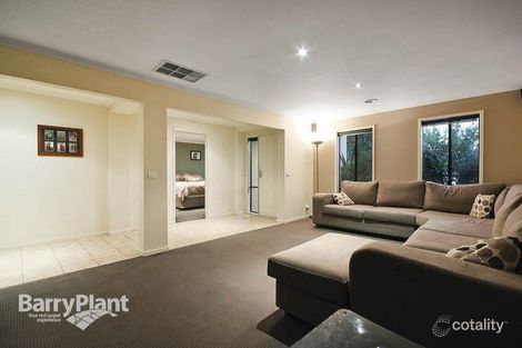 Property photo of 12 Woodhenge Close Cranbourne East VIC 3977