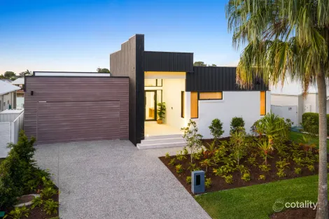 40 Raptor Pde, Banksia Beach, QLD 4507