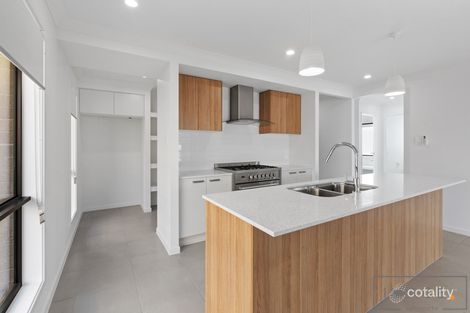 Property photo of 92 Lapwing Crescent Bellbird Park QLD 4300