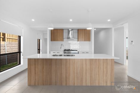 Property photo of 92 Lapwing Crescent Bellbird Park QLD 4300