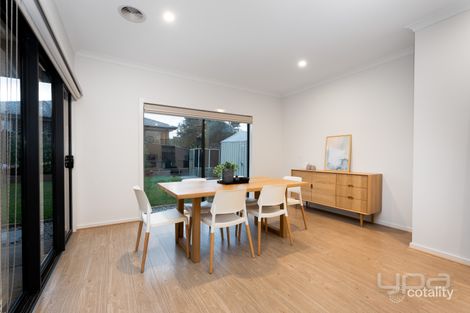 Property photo of 16 Ellscott Boulevard Mickleham VIC 3064
