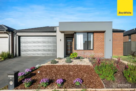 19 Babina Ave, Melton South, VIC 3338