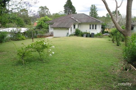 Property photo of 24 Fifth Avenue St Lucia QLD 4067