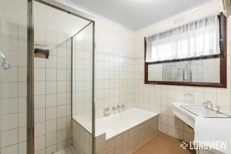 Property photo of 2 Honeysuckle Avenue Wheelers Hill VIC 3150