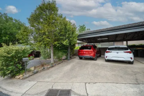 Property photo of 55 Barnet Close Phillip ACT 2606