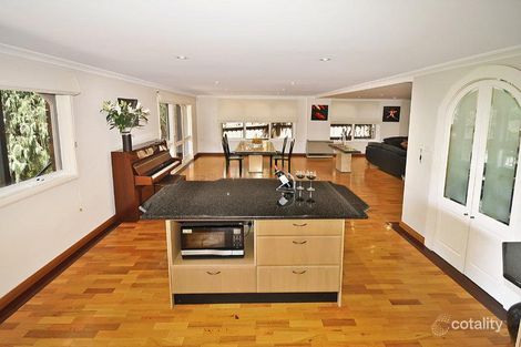 Property photo of 13 Phoenix Court Doncaster East VIC 3109