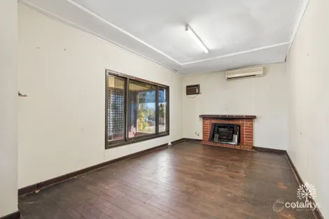 Property photo of 1 Coolga Road Koongamia WA 6056