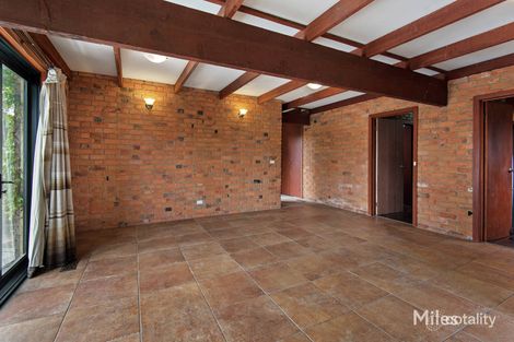 Property photo of 1 Taree Place Yallambie VIC 3085