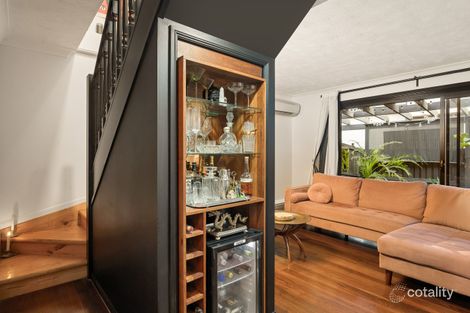 Property photo of 4/12 Rosina Street Kangaroo Point QLD 4169