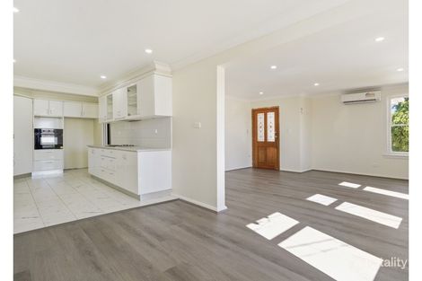 Property photo of 18 Collins Avenue Lurnea NSW 2170