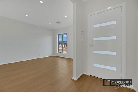 24 Hawkestone St, Melton South, VIC 3338