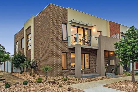 Property photo of 10 Oldis Close Caroline Springs VIC 3023