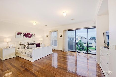 Property photo of 10 Oldis Close Caroline Springs VIC 3023