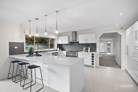 Property photo of 2 Shearer Drive Rowville VIC 3178