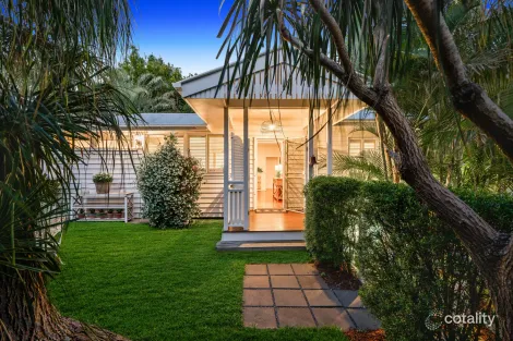 218 Ernest St, Lota, QLD 4179