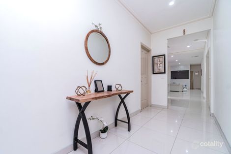 Property photo of 8 Mayfield Mews Roxburgh Park VIC 3064