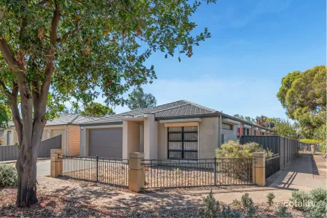 7 West Pkwy, Andrews Farm, SA 5114