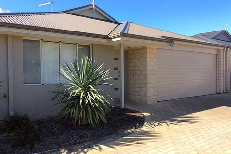 2/20 Gladstone Rd, Armadale, WA 6112