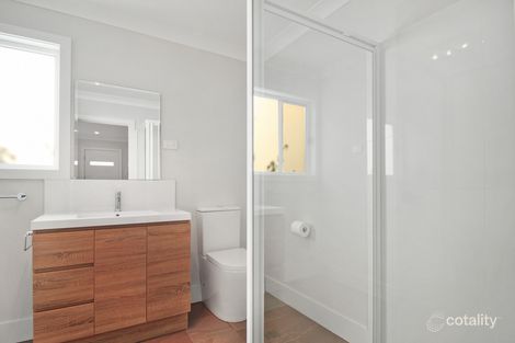 Property photo of 26 Lakeside Drive Kanahooka NSW 2530