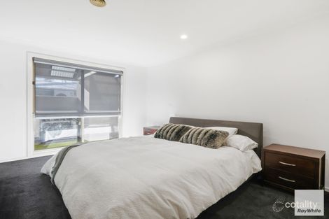 Property photo of 2/39 Manchester Drive Sydenham VIC 3037