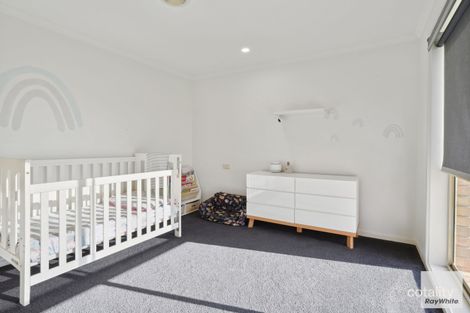 Property photo of 2/39 Manchester Drive Sydenham VIC 3037
