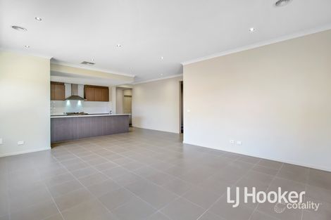 Property photo of 8 Tolkien Boulevard Officer VIC 3809