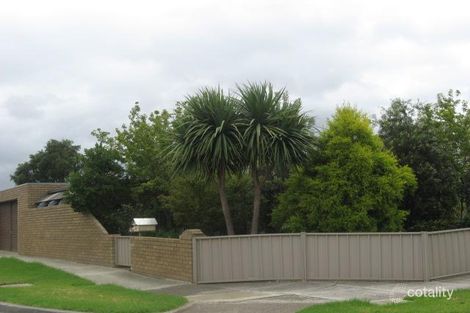 4 Robyn Ave, Albanvale, VIC 3021