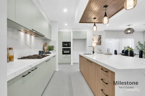 Property photo of 6 Boboli Avenue Clyde North VIC 3978