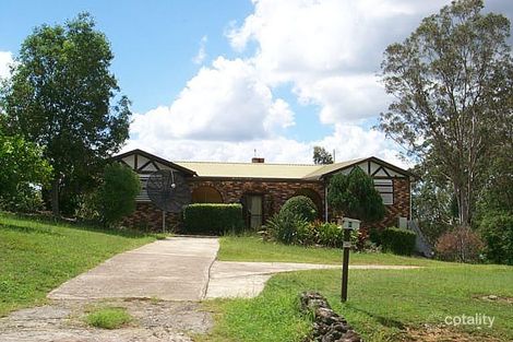 9 Lindsay St, Southside, QLD 4570