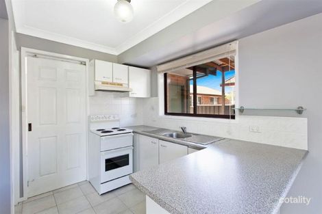 Property photo of 3/41 Griffiths Street Oak Flats NSW 2529