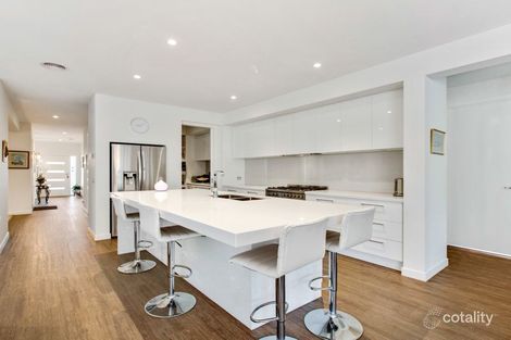 Property photo of 8 Trumper Lane Cranbourne West VIC 3977