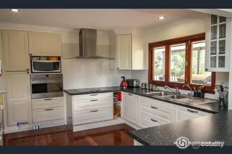 Property photo of 71 Diamond Street Riverview QLD 4303