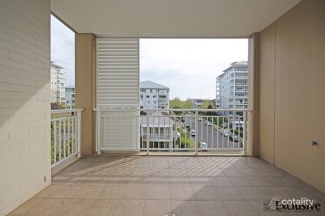Property photo of 403/10-16 Vineyard Way Breakfast Point NSW 2137