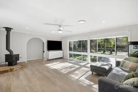 Property photo of 4 Newbridge Place Glenbrook NSW 2773