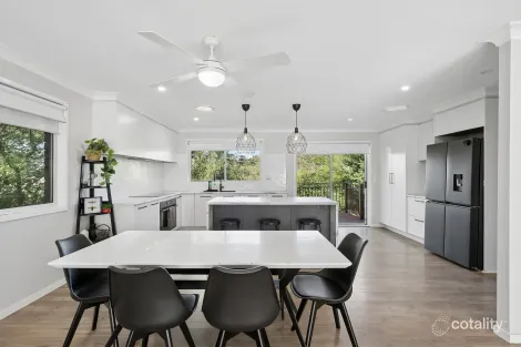 Property photo of 4 Newbridge Place Glenbrook NSW 2773