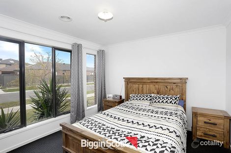 Property photo of 7 Tristram Rise Clyde North VIC 3978